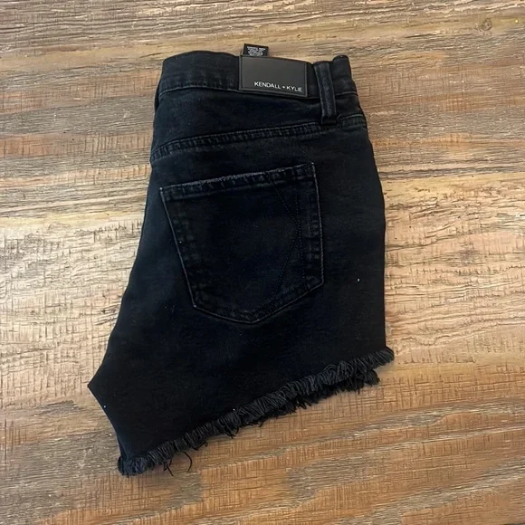 2 pairs of jean shorts - Picture 5 of 5